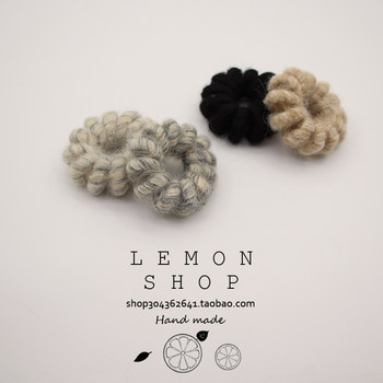 
Durable, traceless, highly elastic, plush, versatile headband