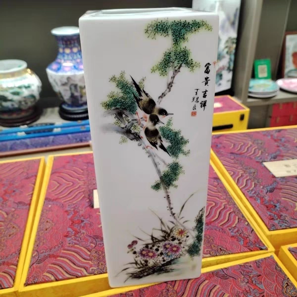 乾隆宫廷官窑款太平景象掐丝珐琅双耳尊瓶高档礼品瓷精品家居花瓶