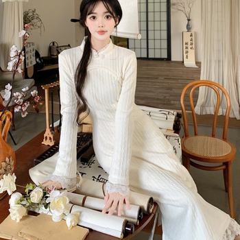 
Actual shot of new Chinese style dress, winter temperament, retro lace splicing, mid-length inner skirt, slimming bottoming skirt