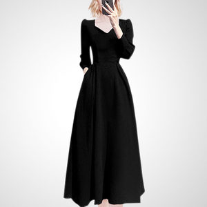 
High-end retro style fashionable and elegant dress for women 2025 autumn and winter new high-waisted French Hepburn style little black dress