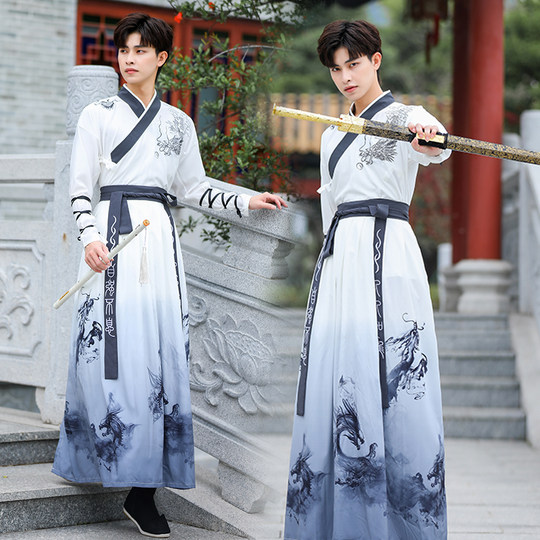 伝統的な中国漢服 青と白のグラデーション 出かけ
