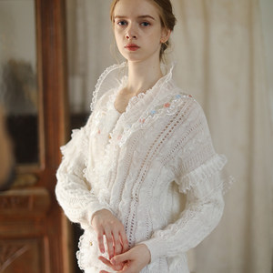 Face art embroidery French retro forest female lace collar milk white thin fake cardigan crade sweater