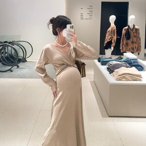 
Hyde Mommy Maternity Clothing Autumn and Winter Elegant French Gentle Temperament Breastfeeding Sweater Knitted Bottoming Dress for Women