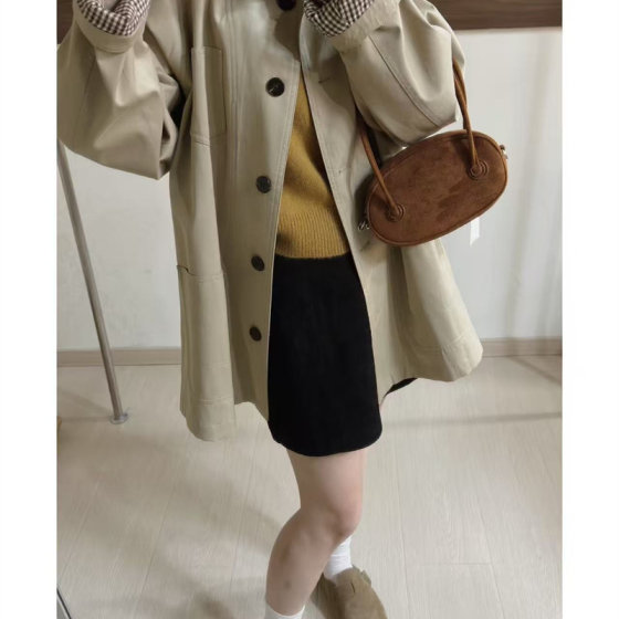 
Korean model for little people to close their eyes and enter! Retro brown corduroy lapel plaid cuffs short windbreaker jacket