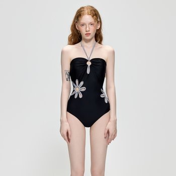 Slimming the belly and making you look slim and sexy and conservative swimsuit hangs the neck