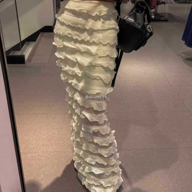 Korean official website purchasing autumn and winter style little woman sweet layered ruffled hip versatile long skirt skirt
