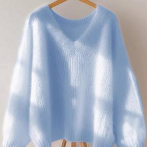 
Fat MM large size 300*0.5kg loose high-end knitted sweater autumn and winter blue dopamine V-neck pullover simple top