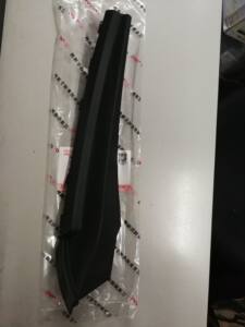 江淮S3纯正前挡玻璃左端盖