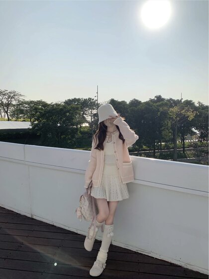 
Han Sina Korean style small fragrant knitted cardigan for women 2025 spring new loose thickened jacket with high-end feel