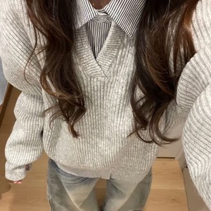 
Feel relaxed! Lazy style V-neck pullover sweater for women 2026 spring new Korean style loose sweater top trend