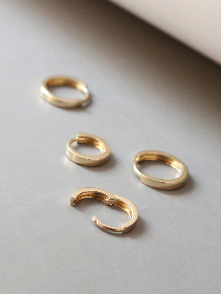 Luck Queen 10K Gold Earrings - Minimalist Square Edge Design