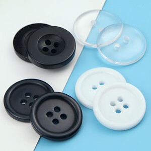 
Shirts, shirt buttons, accessories, overalls, suits, pants, coats, four-eye black and white tops, transparent buttons, double-sided