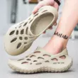 Ngoài Trời Croc Giày Nam Mùa Hè Thoáng Khí Dừa Thể Thao Giày Sandal Nam Trọn Gói Rỗng Giày Đi Biển Chống Trơn Trượt giày nữ đi biển 