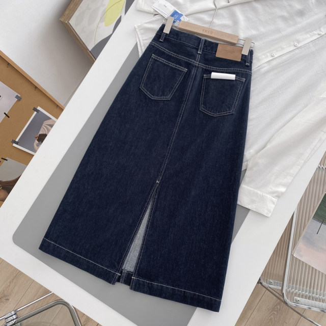 Classic bull version! Covering the hips and making you look slim~ Not picky about people, wide pockets/bright lines, spring and summer medium-length denim skirt for women