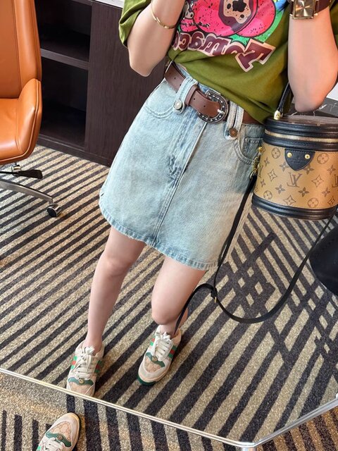 High-waisted denim short skirt for women in spring 2024 new fashionable slim fit and versatile A-line