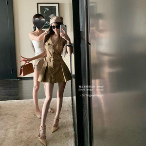 
Du Zongjia Manchester City neighborhood*Original workwear casual hot girl temperament waist-hugging and slim V-neck sleeveless summer A-line skirt