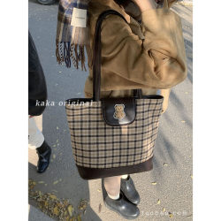Fashionable classic simple portable tote bag