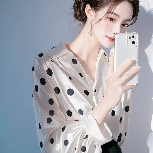 Brand discount store counter withdrawal cabinet white polka dot satin shirt women's unique and beautiful waist-hugging shirt high-end feeling