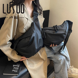 Large-Capacity Crossbody Bag for Women 2025 New Sports Hiking Dumpling Bag for Men Lightweight Versatile Commuter Shoulder Bag