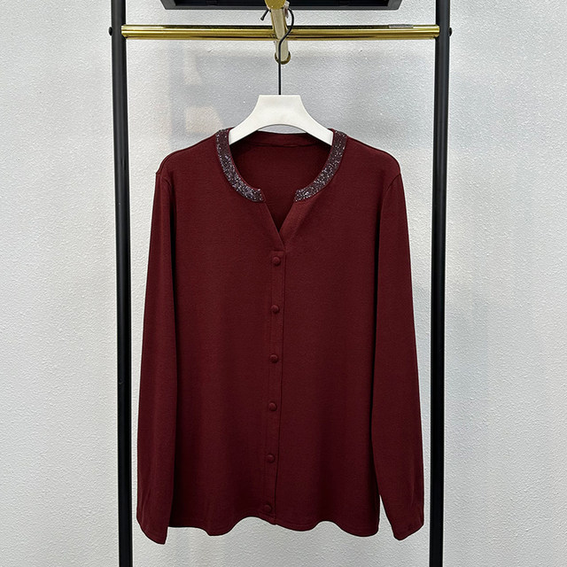 
Young mother diamond-inlaid V-neck pullover sweater spring and autumn new fashionable age-reducing inner wear middle-aged and elderly base top