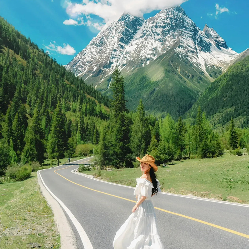 成都出发四姑娘山双桥沟+毕棚沟旅游2天1晚8人小团跟团游