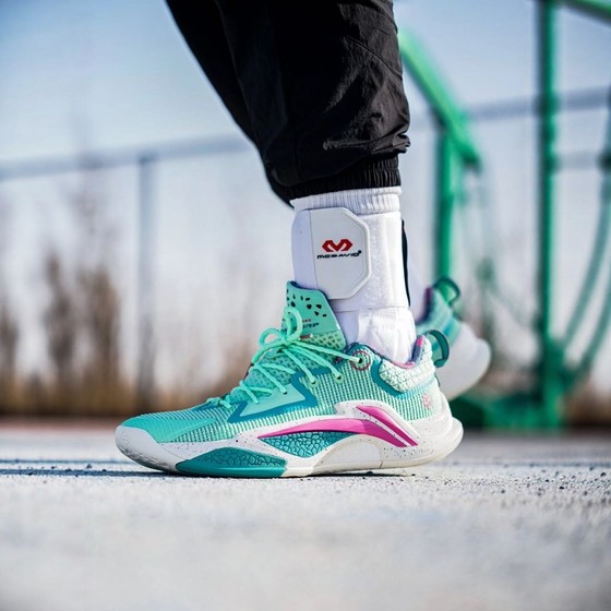 
Li Ning anti-wu hunting 1 technology shock-absorbing, anti-slip, wear-resistant outdoor field cement floor low-top practical men's basketball shoes