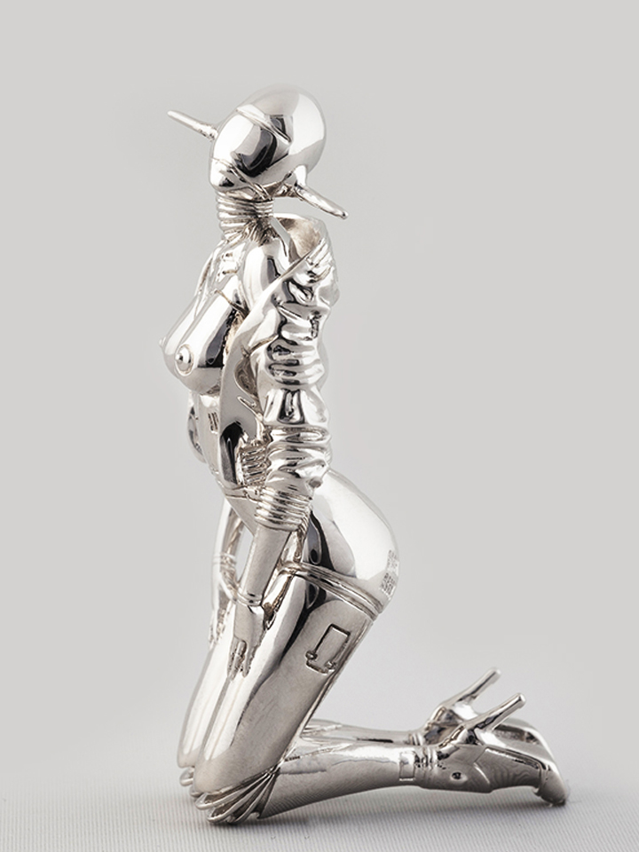 空山基性感女机器人纯银公仔摆件