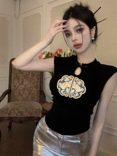Retro new Chinese embroidery hollow sleeveless T -shirt women's summer slim design sense niche thin black top
