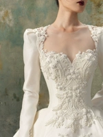 Французское атласное свадебное платье 2024 Новая невеста Главная пряжа -бегственная принцесса Лонг -Слива, выброшенная в галерею пряжи из дверей