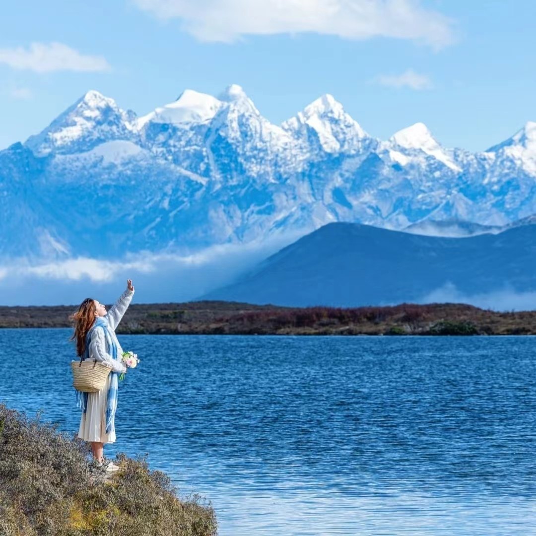 成都周边川西跟团游四姑娘山鱼子西贡嘎雪山姑弄村木格措3日2-8人