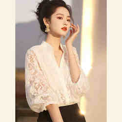 Clearance Sale of Top Brand European Style White Lace Shirts for Women, Spring and Summer Tops
