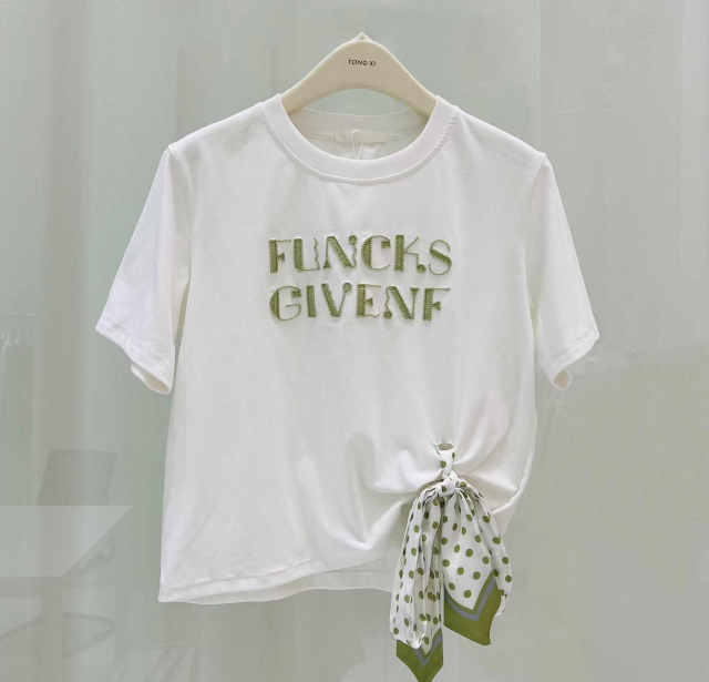 Be good 2025 letter printing white short-sleeved T-shirt for women with slim slim and sweet and spicy top
