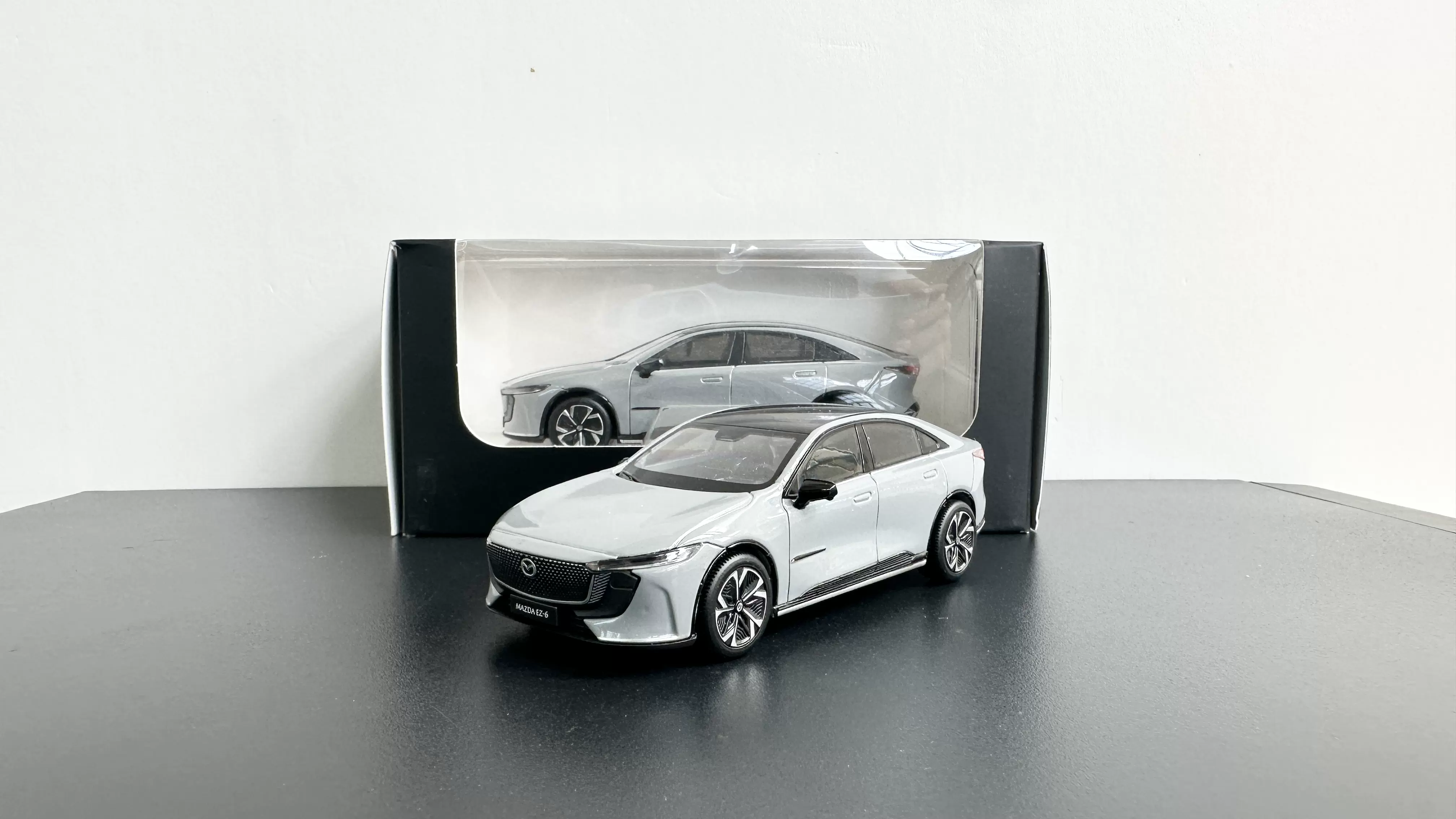 1:43 马自达Mazda EZ-6 原厂合金仿真汽车模型不能开门收藏摆件