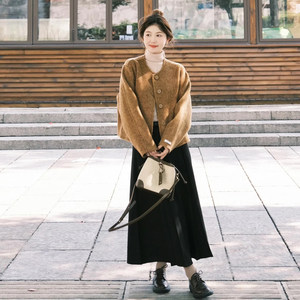 Small fashion round neck short casual woolen coat women autumn and winter new Korean temperament versatile woolen coat
