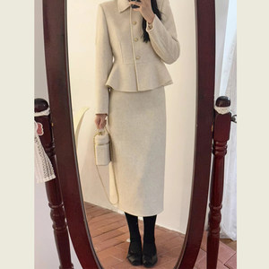 Small wool suit for women short autumn and winter celebrity Xiaoxiang style fashionable wool coat skirt two-piece set
