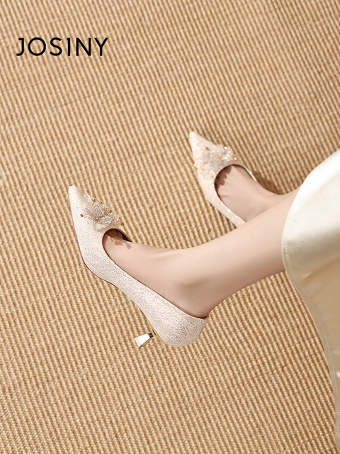 Zhuo Shini's shallow mouth single shoes 2025 spring new pointed high heels bride wedding shoes Hexiu wedding dress two wear
