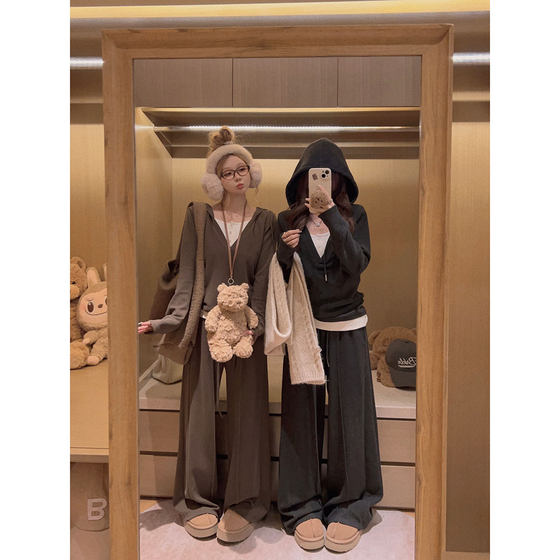 
Yukiss [Paper Man Suit! Fleece fake two-piece sweatshirt + casual pants]