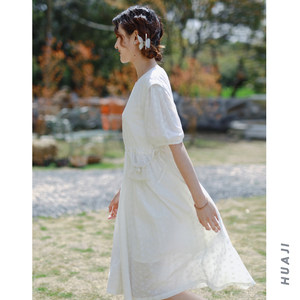 
Huaji Q314 white full embroidered small high-waisted lace waist-hugging gentle style dress summer 2025 new style