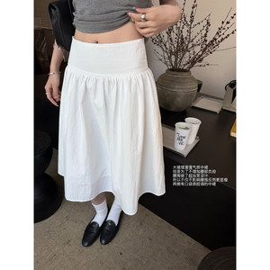 
'Relaxing Ballerina Skirt' A light, relaxed feeling with a wide waistband, fluffy large skirt, mid-skirt