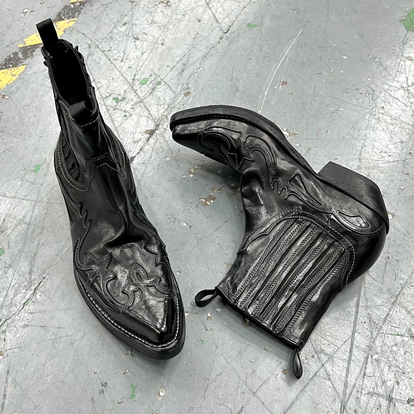 靴 nid de guepes leather shoes Nid by Guepes Goodyear Handmade Distressed Pointed Toe