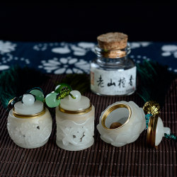 Luminous Hollow Sachet Phone Chain Green Sandalwood Sachet Bag Pendant Retro Sandalwood Jewelry Unisex Pendant