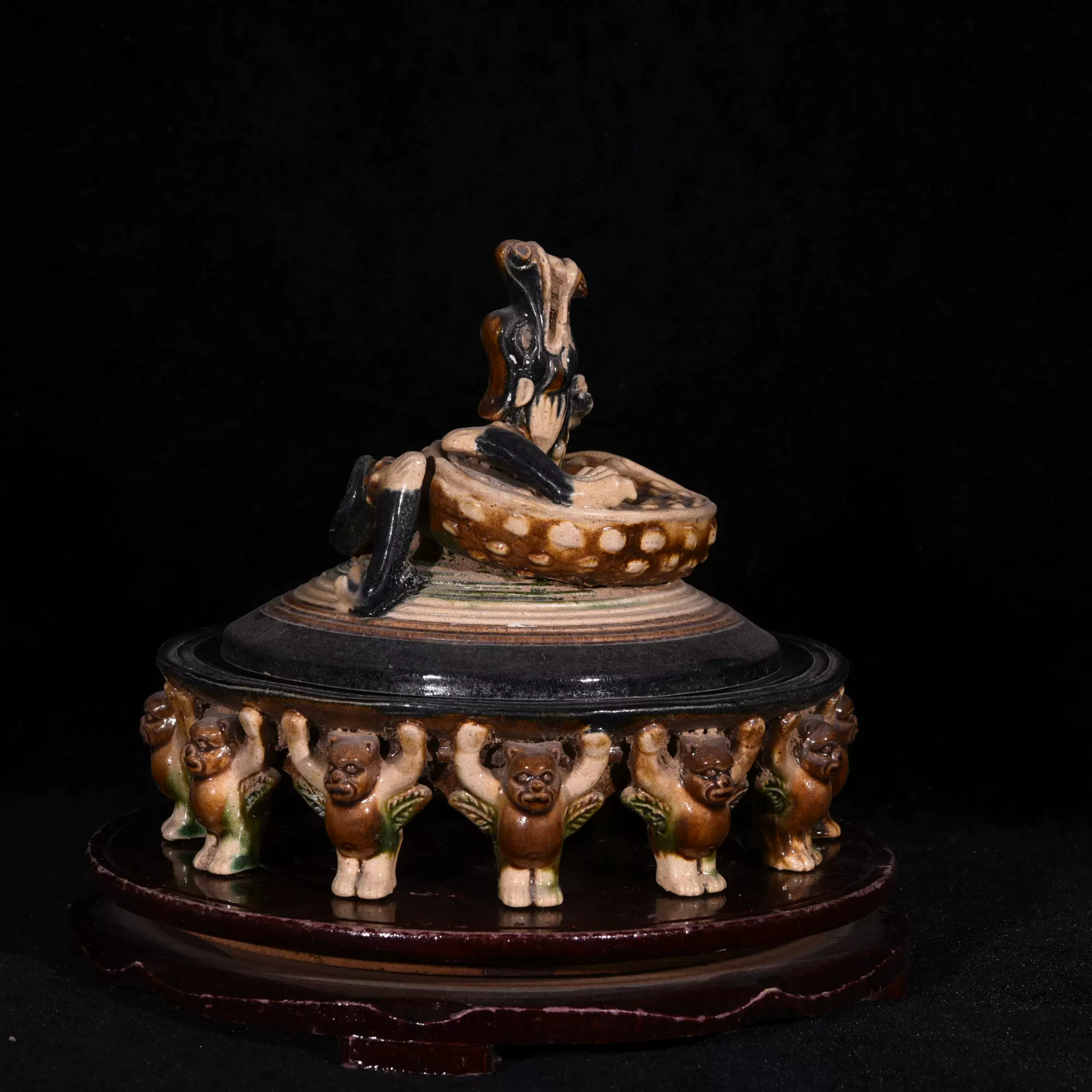 中国古董品 大明　宣德年制　纏枝蓮龍鳳紋果盒　 中国古美術　古瓷器　 古董古玩 置物 ｈｚ012 大明宣德年制纏枝蓮龍鳳紋果盤古董古玩收藏品仿古瓷器果盒| 協貿國際