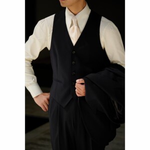 
UGENTLE men's clothing brand Phantom Black full wool Gentleman 5 single row V-neck High waist vest vest