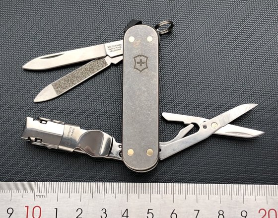 TC4 titanium handle 65mm Swiss Army Knife 0.6463 Swiss Army Knife with a nail tong