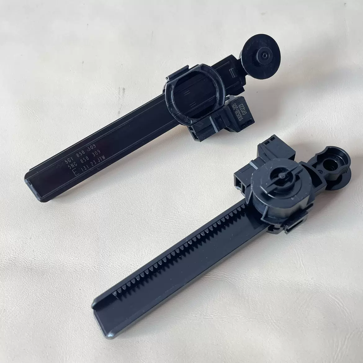 适用于福特锐界右杂物箱阻尼器工具箱导轨手套箱缓冲器缓冲杆配套