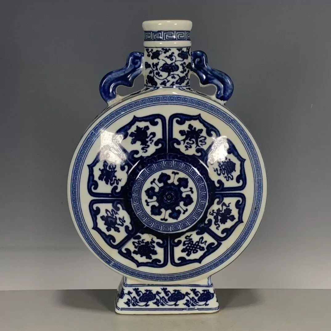 中国　古玩　青磁花瓶　【桐箱付】36cm18cm 中国 古玩 青磁花瓶 【桐箱付】36cm18cm An unusual large