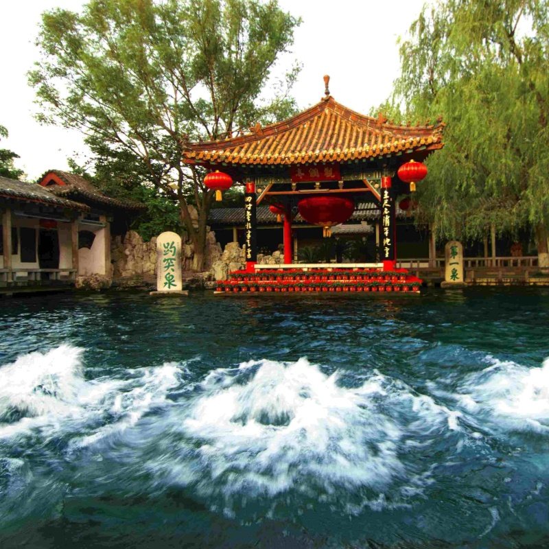 趵突泉+五龙潭+关帝庙+黑虎泉+解放阁+大明湖+千佛山纯玩1日游 - 定制游预订