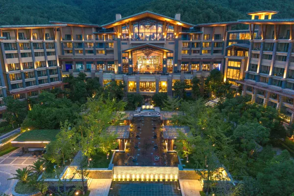 大理实力希尔顿酒店+苍山植物园门票 3天2晚 - 定制游预订