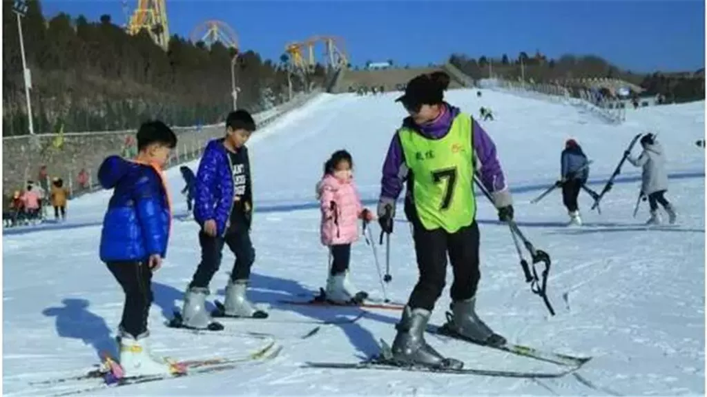 五龙山滑雪场