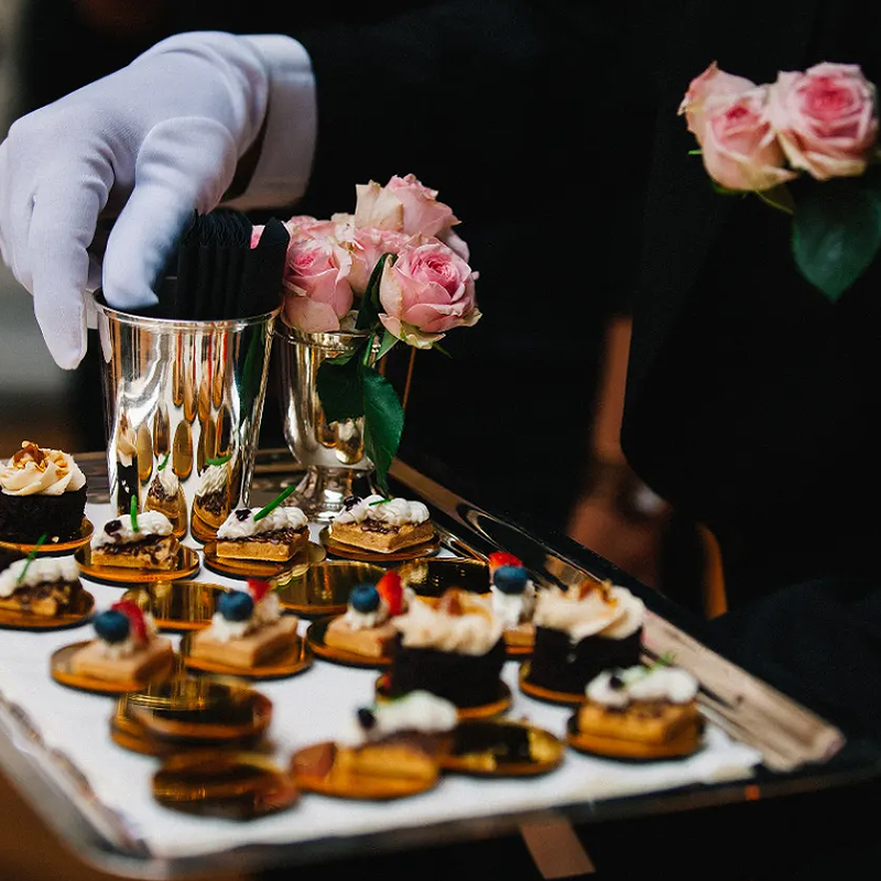 【乐享】昆明滇池美景高端酒店园景阳台房2天1晚+双人昆明热雪奇迹3小时滑雪+下午茶 - 定制游预订